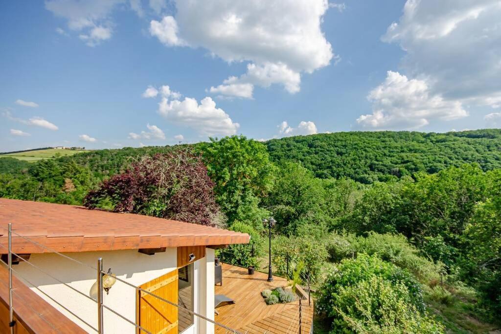 Gite Du Mont Plaisir Chouvigny Exterior foto
